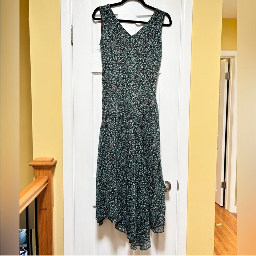 Elegant Brown and Green Patterned Dress - Picture 4 of 11
